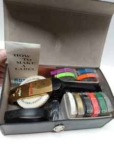 Vintage 6-E 1963 Rotex label maker, 10 Rolls of Tape - In Case - Picture 1 of 6