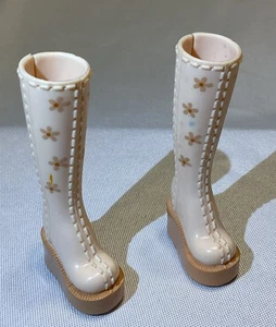 Barbie My Scene Muñeca Zapatos Color Marfil Botas con Estrellas Leer - Imagen 1 de 4
