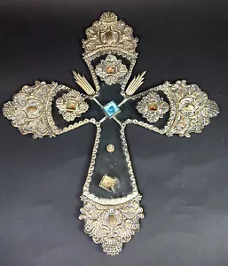 CROIX EN METAL ARGENTÉ ET CISELÉ. RELIQUES. VERRE. ESPAGNE. XVIII-XIX. - Picture 1 of 1