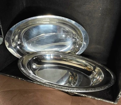 Plato para servir ovalado cubierto de plata Wm Rogers de colección con asas dobles Foto 1 de 4