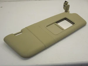 Parasol derecho crema audi rs3 8p os 8p0857552a - Imagen 1 de 7