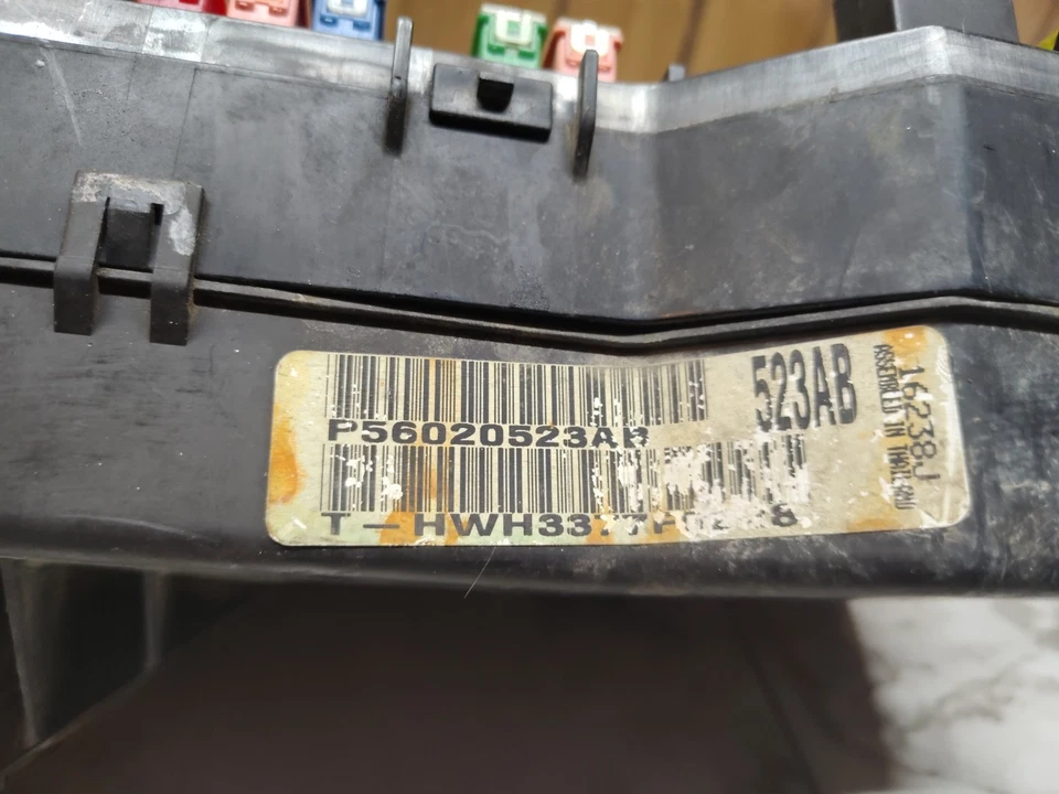 Caixa de fusíveis 1998 Dodge Ram 1500 5.2 5.9 motor a gasolina 56020523AB - Imagem 1 de 4