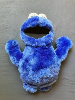 Monstruo de galletas KAWS X Sesame Street x Uniqlo (no estoy seguro de autenticidad) Foto 1 de 4