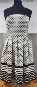 Abito midi floreale bianco e nero Jessica Howard taglia 10. - Foto 1 di 8