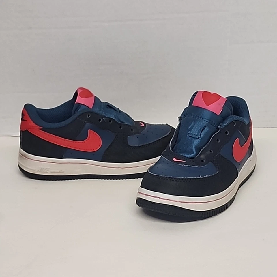 Nike Girls Sz 9c Air Force 1 Blue/Pink  314221-400 Heart Valentine's Sneaker - Image 1 of 4