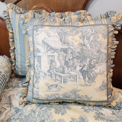 Almohada para inodoro Legacy Home LUTECE CYPRESS bordes con volantes a rayas 21 x 21 Foto 1 de 4