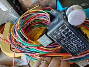 Cablaggio filo universale fusibile 14 circuiti nuovo - Foto 1 di 4