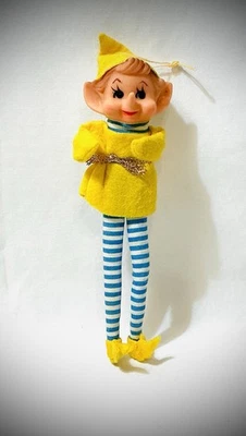 Abrazador de rodilla vintage de Navidad elfo, gnomo ~ amarillo brillante con rayas azules ~ 6 AVBL Foto 1 de 3