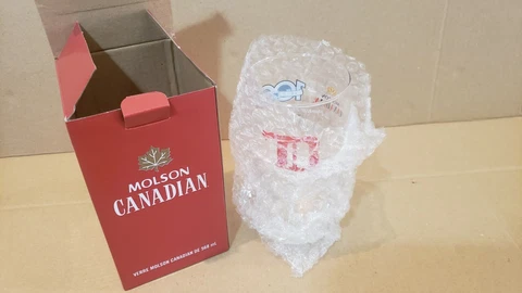 2017 MOLSON CANADIAN NHL 20OZ PINT GLASS NEW BEER VINTAGE LOGO DETROIT RED WINGS Cover