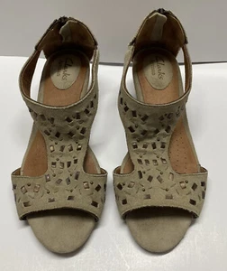 Clarks Artisan Suede Embellished Wedges Sandals Wood Stacked Heel Back Zip 6.5 - Picture 1 of 6