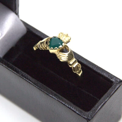 Anillo Claddagh Oro 9ct con Corazón de Ágata Verde  Foto 1 de 4