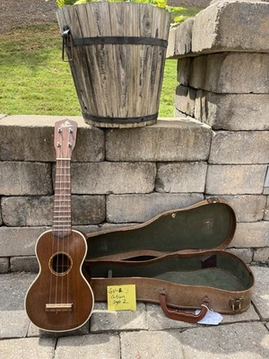 Vintage Gibson Style 2 late 1920’s Ukulele - Image 1 of 4