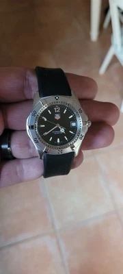 Reloj de cuarzo profesional Tag Heuer WK1110.FT8002 para hombre serie 2000 goma negra Foto 1 de 4