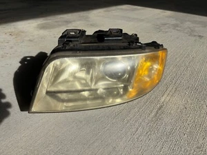 Audi A6 2001-2004 Left Headlight 155-923-00 L1 - Picture 1 of 3