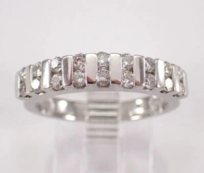 Pulseira de aniversário empilhável de diamante criada em laboratório folheada a ouro branco 14K - Imagem 1 de 4