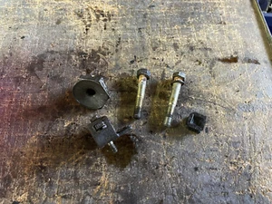 NSU RO 80 Teile Schrauben Gummidämpfer siehe Bilder für Bastler - Bild 1 von 1