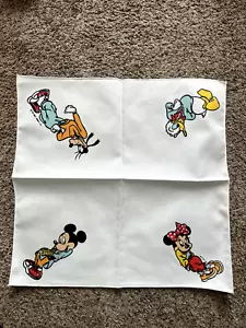 WALT DISNEY & CO weiße Stoffserviette Mickey Minnie Donald Goofy - Bild 1 von 3