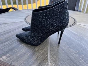 Botines negros GUESS Fazzie 2 estrás talla 9 tacones de aguja usados en excelente estado - Imagen 1 de 10