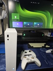 Xbox Series S Console Bundle - Picture 1 of 11