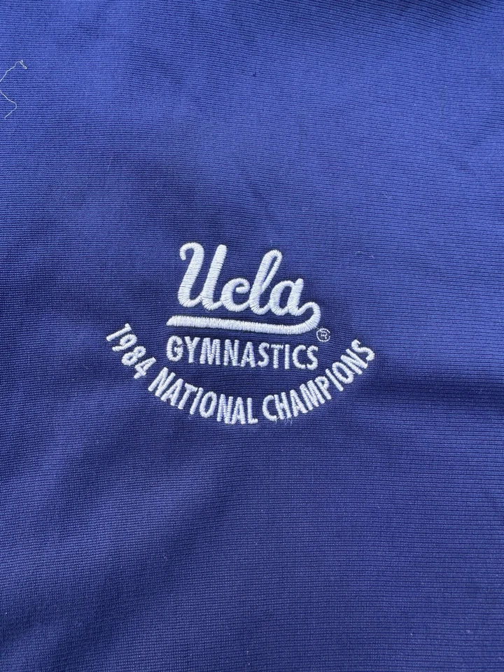 Chaqueta Adidas NCAA UCLA Gimnasia 1984 Campeones Nacionales Para Hombre Cremallera Completa Talla XL. Foto 1 de 4