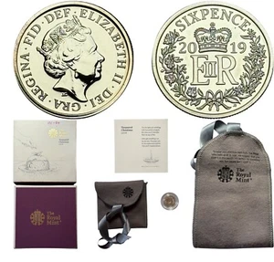 2019 Silver Sixpence Treasured Christmas Royal Mint #01-54 - Picture 1 of 3