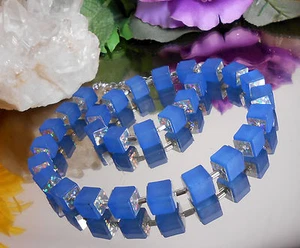 AUSGEFALLENES Würfel Collier Blau mit HOLOGRAMM Quadraten Silber / Würfelkette - Bild 1 von 5