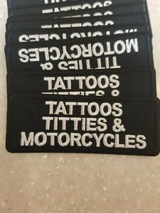 LADIES, MENS "TATTOOS, TITTIES & MOTORCYCLES" BIKER PATCH NEW NICE - Foto 1 di 2