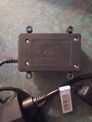 Caja de apagado Okin con cargador USB Foto 1 de 4