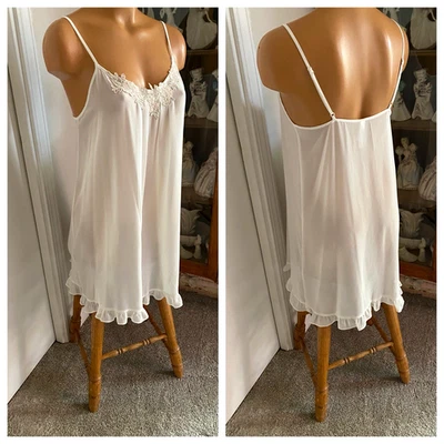 CAMISÓN CORTO GILLIGAN & O'MALLEY BLANCO CON APLIQUES DE ENCAJE Y VOLANTES TALLA S Foto 1 de 4