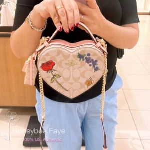 Bandolera Coach X Observed By Us Heart nueva con etiquetas en lona exclusiva con estampado CU373 - Imagen 1 de 16