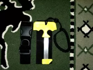 SAGEN BONE SAW11 +PLUS LANYARD- +, BELT -GLOVES LARGER DEER--or ELK-BEAR-MOOSE - Picture 1 of 9