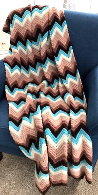Chevron Zig Zag Vintage Turquesa y Beige 38 x 66 Tejido Afgano Ganchillo a Mano Foto 1 de 4
