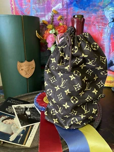 AUTHENTISCH Ultra Rare Vintage LOUIS VUITTON Monogram LV Textil Kordelzug Tasche  - Bild 1 von 10
