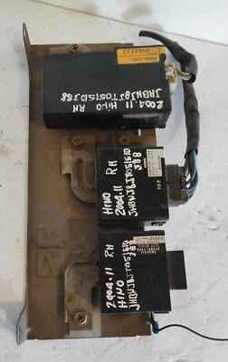 Juego de módulos Hino 268 11/04 2005: velocidad de conversión relé control de luz usado OEM Foto 1 de 4