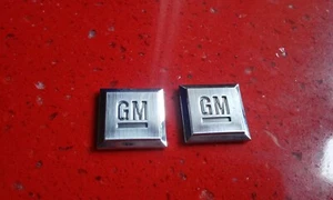 OEM USED GM Mark Of Excellence Emblem Pair CHEVROLET BUICK GMC CADILLAC  - Picture 1 of 2