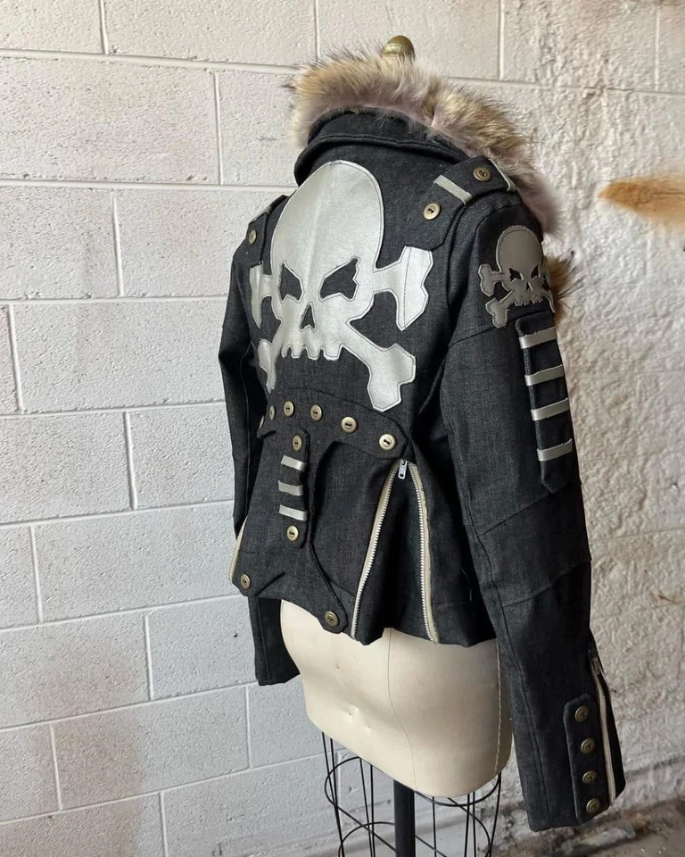 Chaqueta vaquera calavera con cuello de piel sintética - Abrigo vaquero negro estilo motociclista gótico Foto 1 de 4