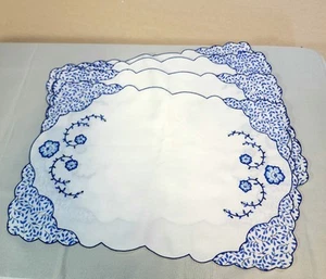 4 Placemats Blue & White Stamped Fabric w Embroidered Flowers, leaves, vines - Picture 1 of 10