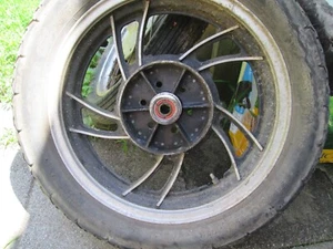 81 82 Yamaha XJ550 Maxim Rear Wheel Rim LOW MILES - Picture 1 of 3