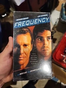 Frequency VHS- 2000 release-still sealed! Jim Caviezel, Dennis Quaid - Picture 1 of 4