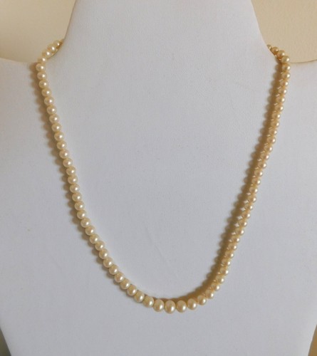 OFF WHITE Collana di perle finte filo circa 15" perline bianche sporche non marcate (#N486)