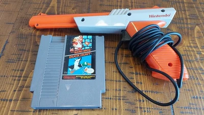 Super Mario Bros & Duck Hunt Nintendo NES Video Game with Zapper Light Gun - Image 1 of 4