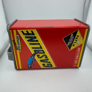Vintage 1989 Galoob Micro Machines Gas Can Play Set / Storage For Vehicles - Picture 1 of 7