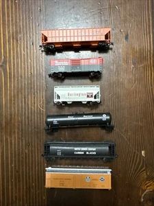 N Scale Lot Of 6 Tankers And Freight Cars - Picture 1 of 15