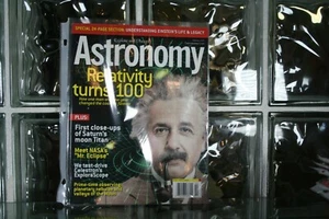 Astronomy Magazine - February 2005 - Relativity Turns 100 - - Imagen 1 de 1