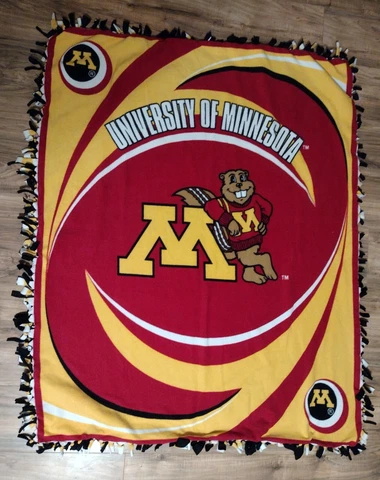 Older Minnesota Golden Gophers Throw Blanket w/Fringe 50x42 Cover