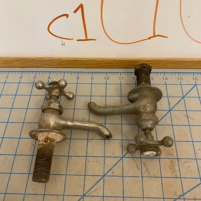 x2 accesorios de plomería grifo de agua de metal McDonald vintage cromo frío caliente Foto 1 de 4