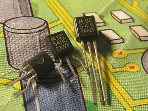 5pcs BC548C NPN SI. TRANSISTOR 30V 0.1A Pd=500mW TO92 MOTOROLA - Imagen 1 de 1
