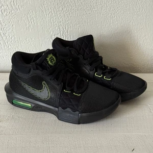 Nike LeBron Witness 8 Basketball Shoes Black Volt Neon Green Size Men’s 6.5 - Picture 1 of 6