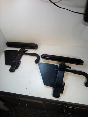 Reposabrazos inclinables para silla de ruedas Invacare Solara, longitud completa, izquierda y derecha M10 Foto 1 de 4