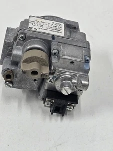Robertshaw 7000BDER-S7C Gas Valve 3A2-501-867 - Picture 1 of 7